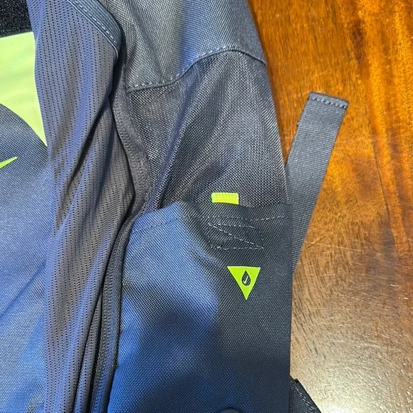 Nike Storm-FIT Backpack in Dark Gray and Neon Green - Picture 5 of 12